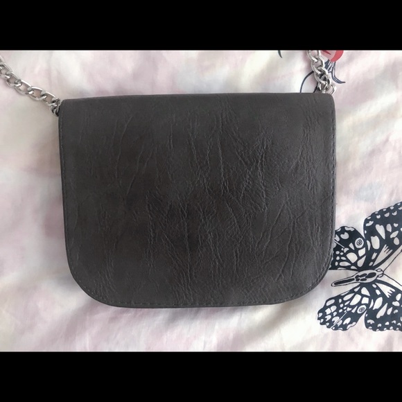 Small chain bag for free if you make purchase! - Picture 4 of 4